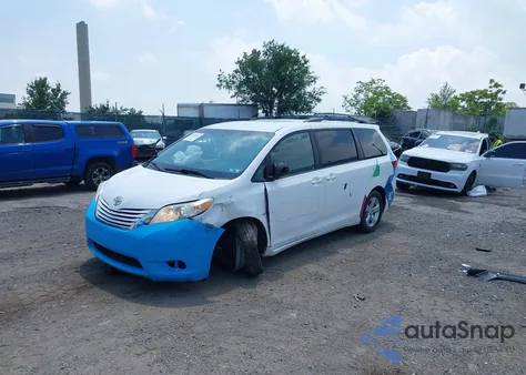 2017 Toyota Sienna Le 8 Passenger из США, поврежденный, VIN 5TDKZ3DC5HS806879